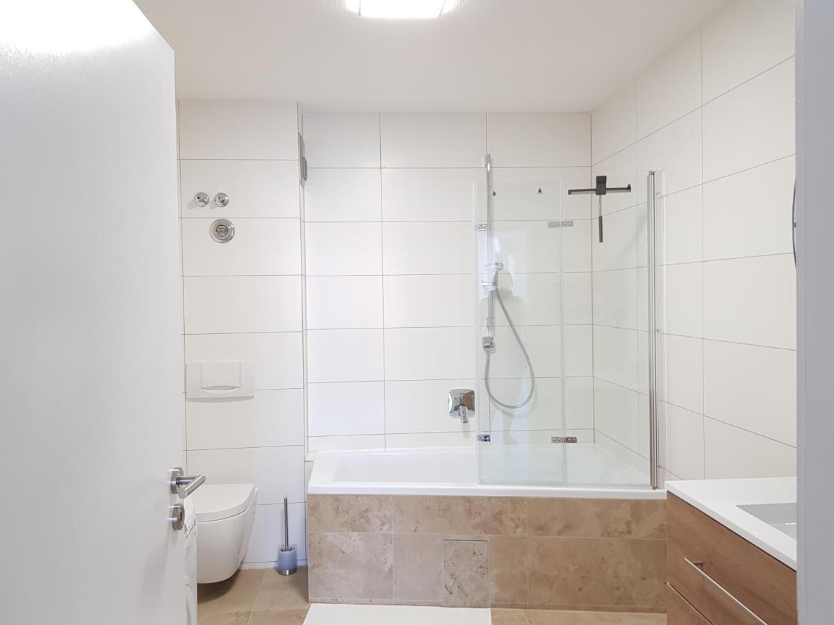 Amao-Green I 90Qm I Penthouse Maisonette Mit Rooftop I City Center I King-Size Betten Lahr  Bagian luar foto